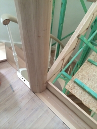 Construction d'un escalier en bois a Uccle